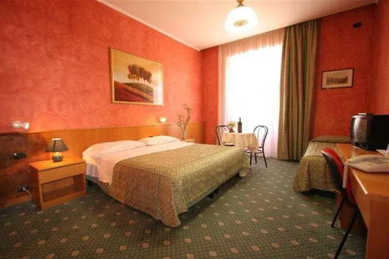 Hotel Marco Polo Ρώμη 3*,