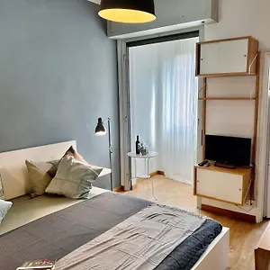 Cozy 3 Km Away From Duomo Apartment Milan